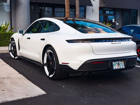 Used 2023 Porsche Taycan 4S AWD/4WD image 9