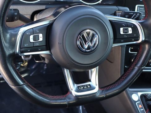 Used 2016 Volkswagen GTI SE FWD image 31