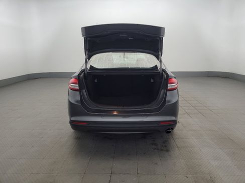 Used 2018 Ford Fusion SE w/ Fusion SE Technology Package FWD image 29