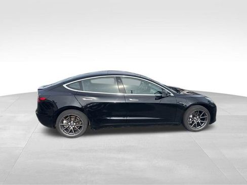 Used 2018 Tesla Model 3 Mid Range RWD image 2