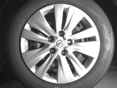 Used 2025 Nissan Sentra S FWD image 14
