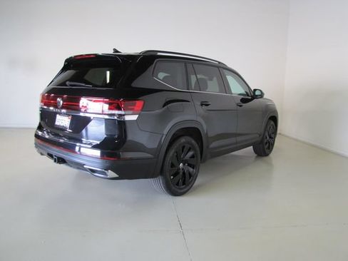 Used 2024 Volkswagen Atlas SE FWD image 26