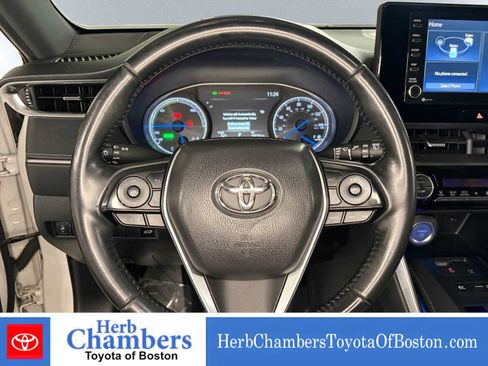 Used 2022 Toyota Venza XLE AWD/4WD image 17