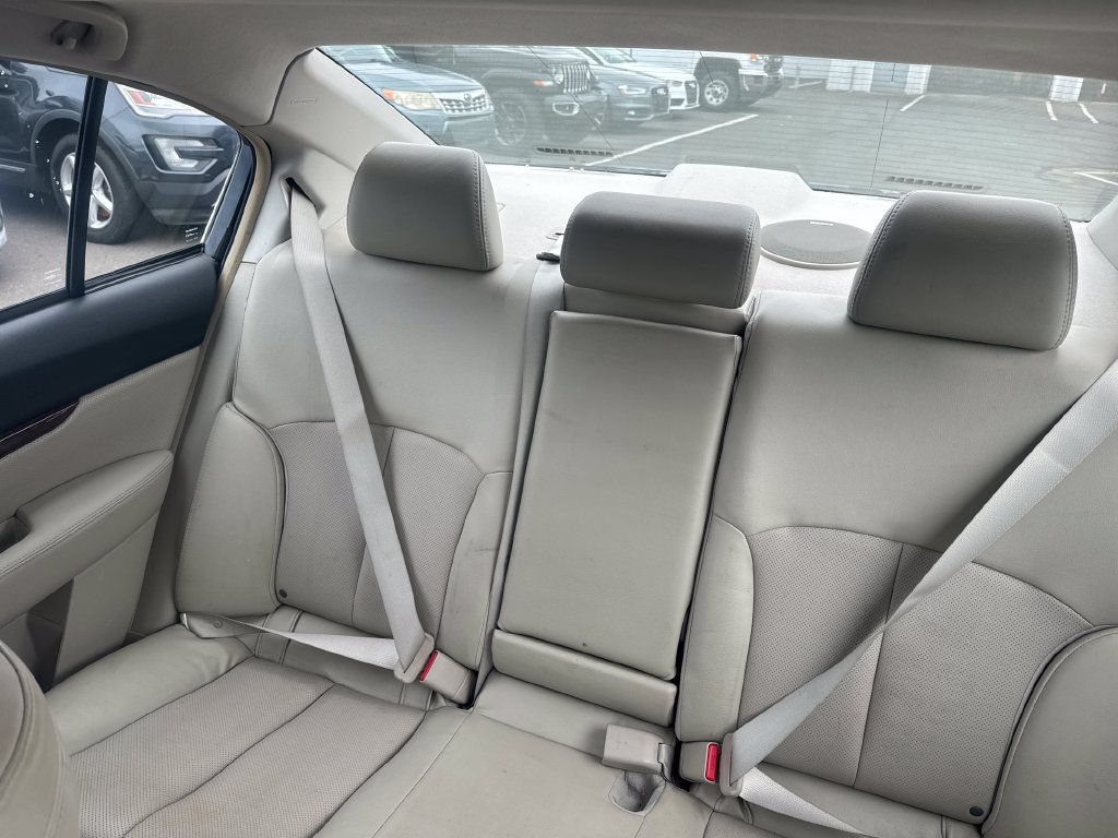 Used 2013 Subaru Legacy 2.5i Limited AWD/4WD image 26