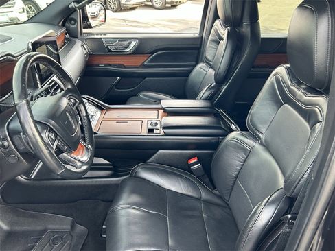 Used 2019 Lincoln Navigator Reserve image 20