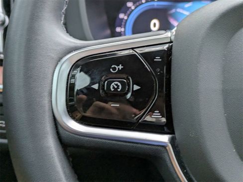 Certified 2023 Volvo XC60 B5 Ultimate w/ Climate Package image 28