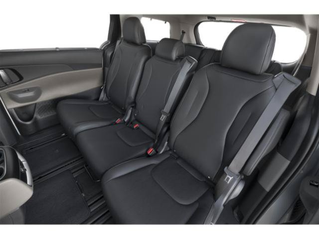 Used 2025 Kia Carnival EX FWD image 15