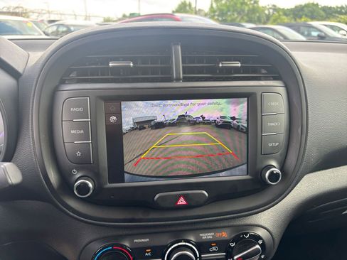 Used 2025 Kia Soul LX w/ LX Technology Package image 22