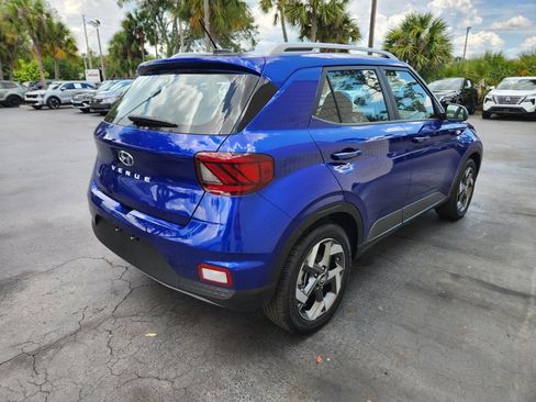 Used 2025 Hyundai Venue Limited FWD image 5