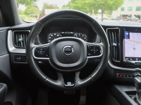 Used 2018 Volvo XC60 T5 R-Design w/ Convenience Package image 28