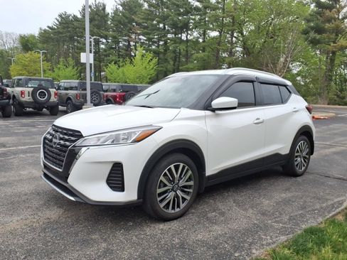 Used 2023 Nissan Kicks SV FWD image 5