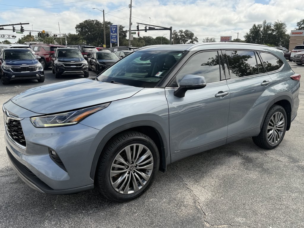 Used 2022 Toyota Highlander Platinum AWD/4WD image 9