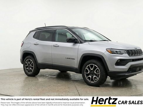 Used 2025 Jeep Compass Trailhawk image 1