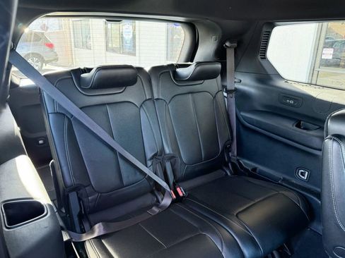 Used 2024 Jeep Grand Cherokee L Limited w/ Luxury Tech Group II image 28