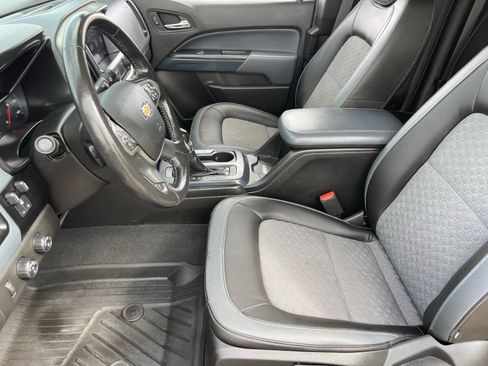 Used 2022 Chevrolet Colorado Z71 w/ Z71 Midnight Edition AWD/4WD image 21