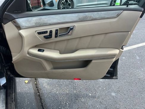 Used 2010 Mercedes-Benz E 350 4MATIC Sedan image 30