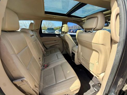 Used 2016 Jeep Grand Cherokee Limited w/ Luxury Group II image 12