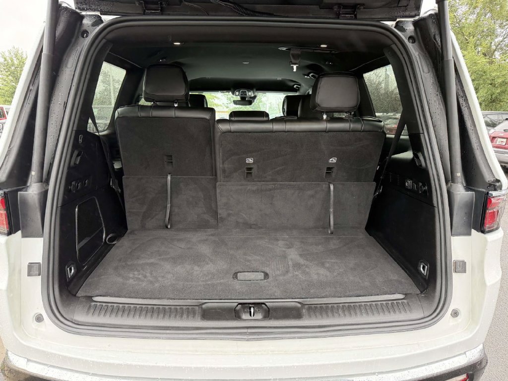 Used 2024 Jeep Wagoneer Series II AWD/4WD image 33