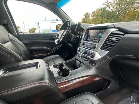 Used 2018 GMC Yukon SLT image 28