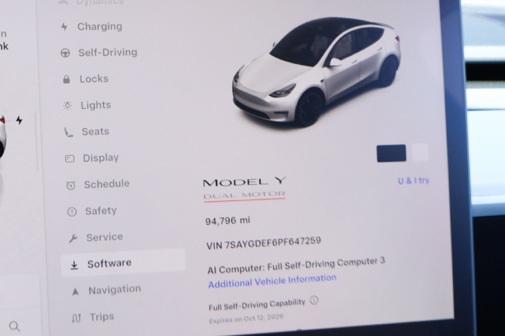 Used 2023 Tesla Model Y Performance AWD/4WD image 26