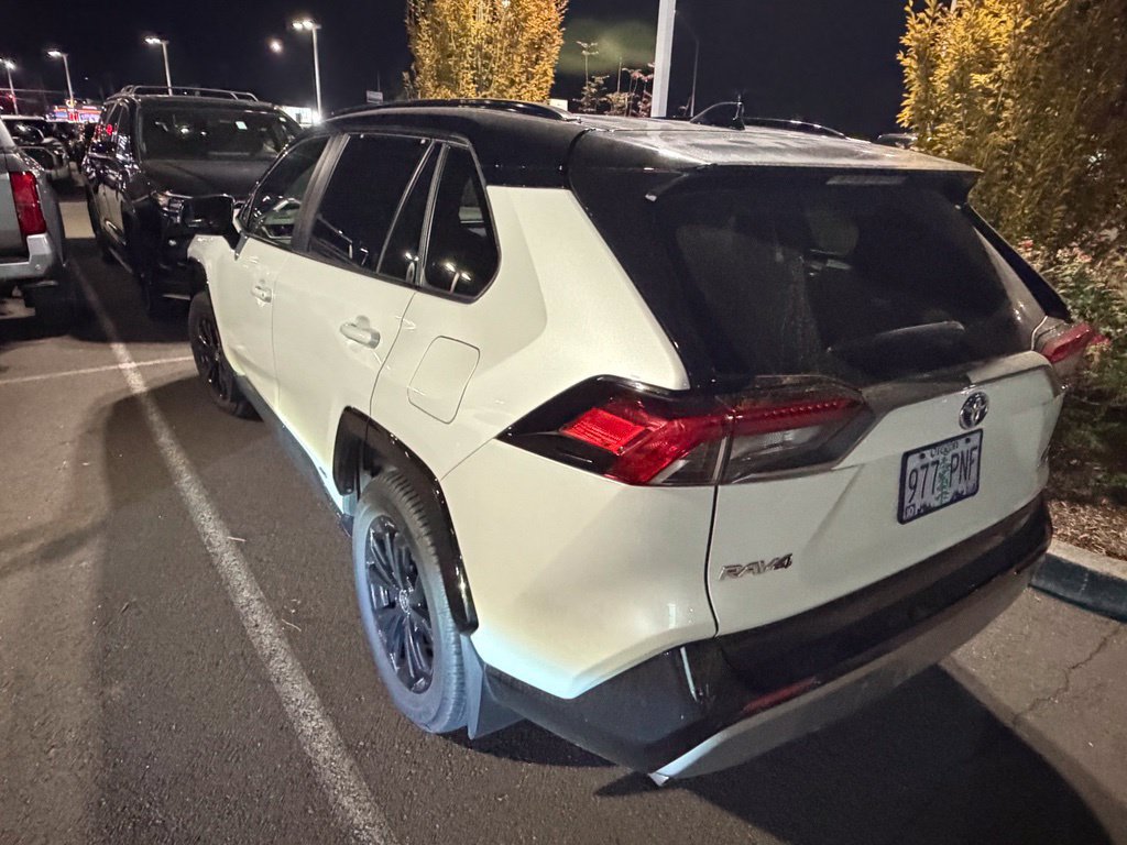 Used 2023 Toyota RAV4 XSE AWD/4WD image 4