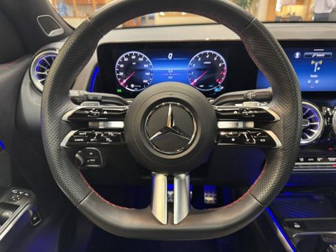 Used 2024 Mercedes-Benz GLB 250 image 8