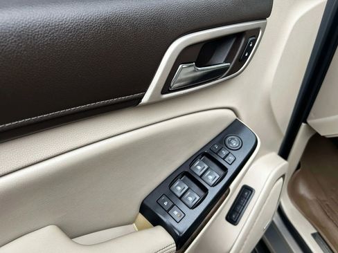 Used 2019 GMC Yukon XL Denali w/ Open Road Package image 12