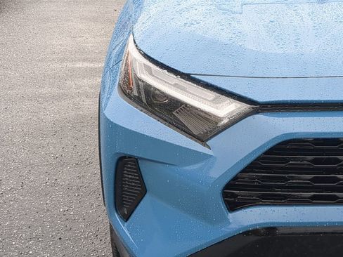 Used 2022 Toyota RAV4 SE w/ Convenience Package image 8