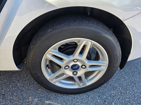 Used 2019 Ford Fiesta SE w/ Cold Weather Package image 10