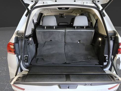 Used 2019 BMW X7 xDrive40i w/ Premium Package AWD/4WD image 8