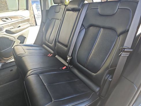 Used 2023 Jeep Grand Cherokee 4WD 4xe image 14