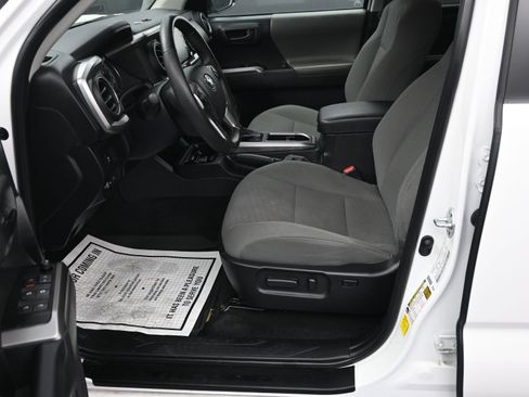 Used 2023 Toyota Tacoma SR5 w/ Technology Package image 21