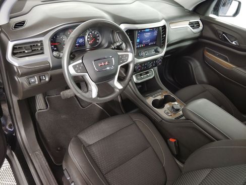 Used 2023 GMC Acadia SLE w/ Driver Convenience Package image 4