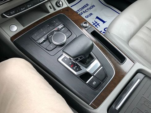 Used 2020 Audi Q5 2.0T Premium w/ Convenience Package image 23