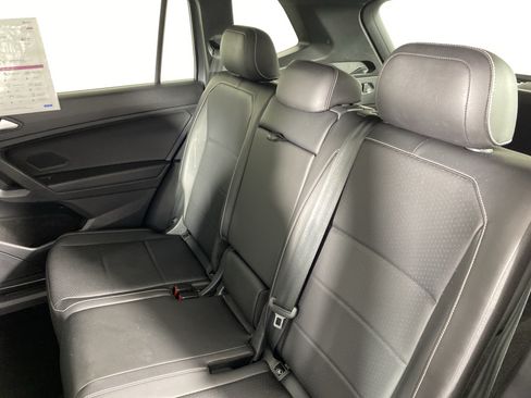 Used 2021 Volkswagen Tiguan SE R-Line AWD/4WD image 31