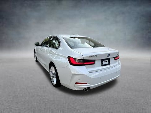 Used 2025 BMW 330i Sedan w/ Convenience Package RWD image 5