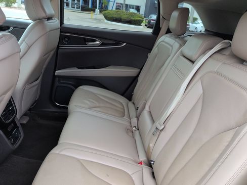 Used 2021 Lincoln Nautilus Reserve FWD image 14
