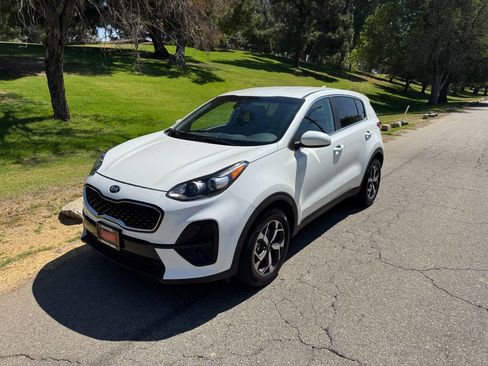 Used 2022 Kia Sportage LX image 6