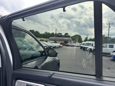 Used 2022 Ford Explorer Limited w/ Equipment Group 301A image 30