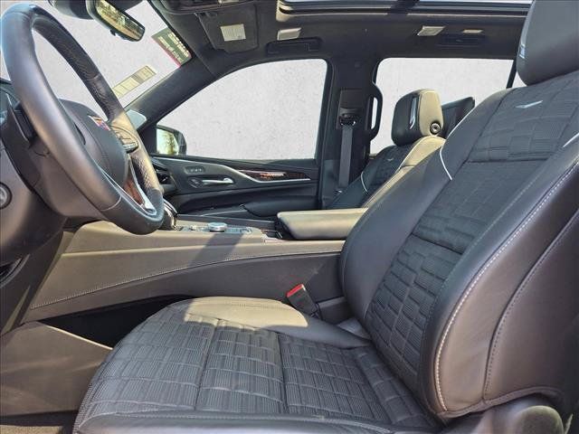 Used 2023 Cadillac Escalade ESV Sport Platinum AWD/4WD image 17