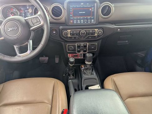 Used 2022 Jeep Wrangler Unlimited Rubicon w/ LED Lighting Group AWD/4WD image 23