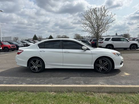 Used 2017 Honda Accord Sport Special Edition image 11