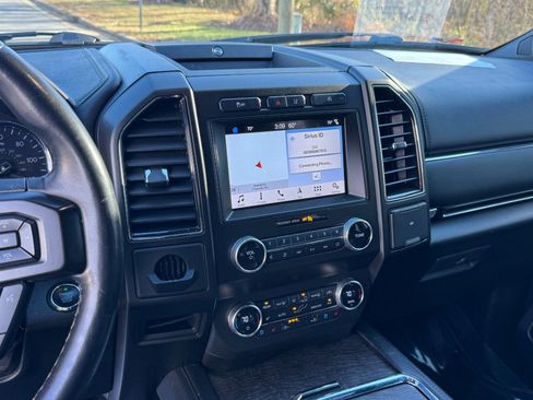 Used 2019 Ford Expedition Limited w/ Equipment Group 301A image 31