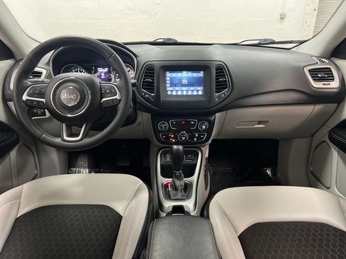 Used 2021 Jeep Compass Latitude FWD image 14