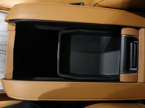 Used 2025 Toyota Highlander Platinum image 35