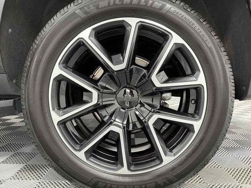 Used 2022 Chevrolet Tahoe RST w/ Luxury Package image 39