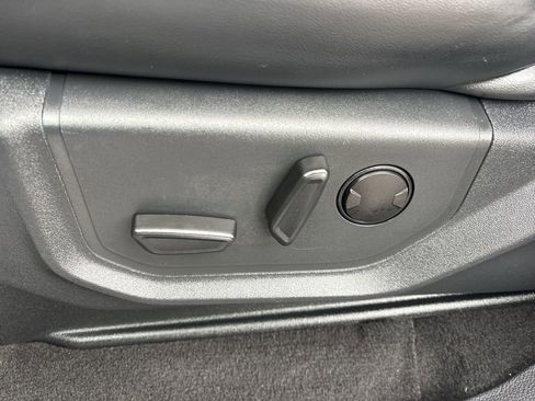 Certified 2024 Ford Expedition XLT image 21