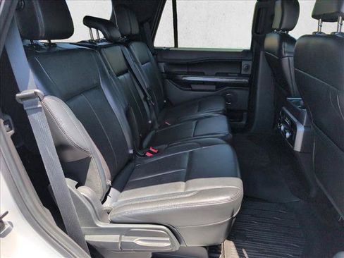Used 2018 Ford Expedition XLT w/ Equipment Group 202A AWD/4WD image 20