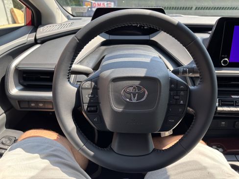 New 2026 Toyota Prius LE FWD image 17