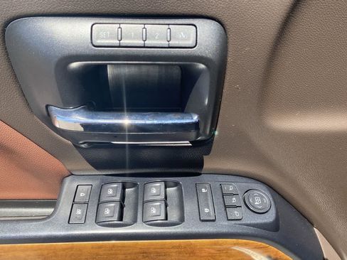 Used 2018 Chevrolet Silverado 1500 High Country AWD/4WD image 13